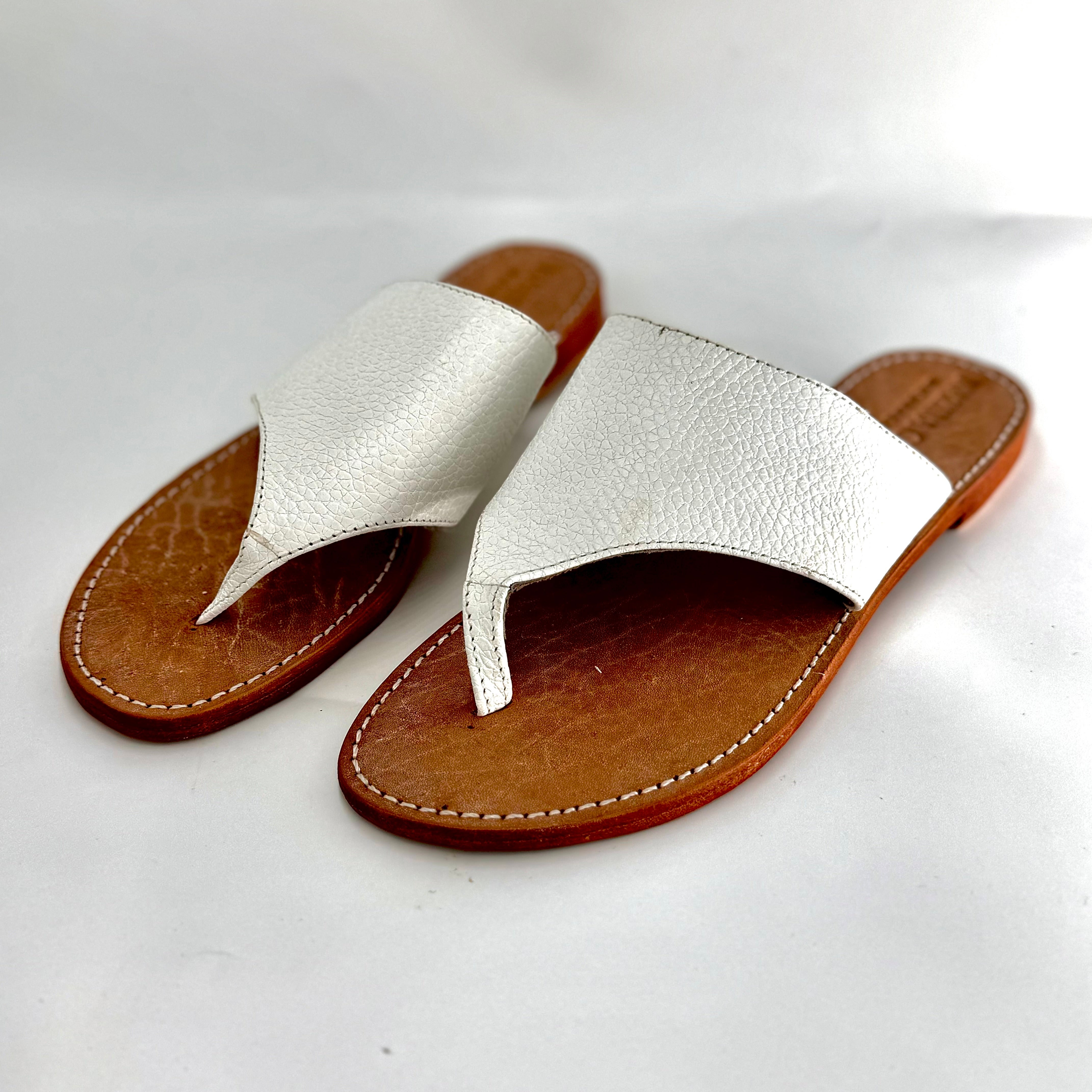 Flat leather sandals